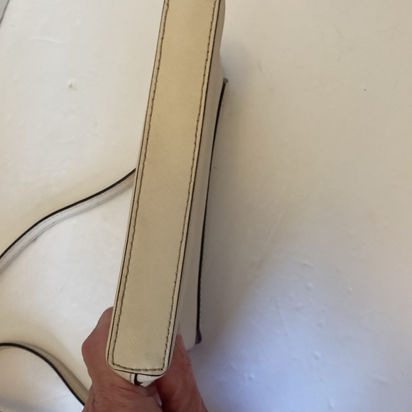 Kate Spade cream colored Crossbody bag. - Picture 5 of 13
